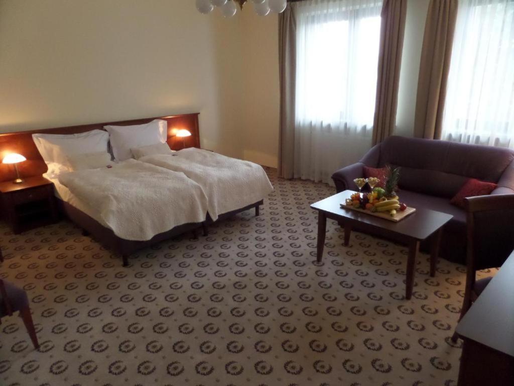 Astoria Bed & Breakfast スバジェンツ エクステリア 写真